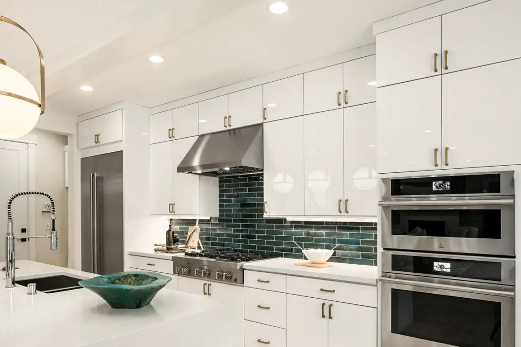 Trending Backsplash Options to Complement Your Kitchen Design